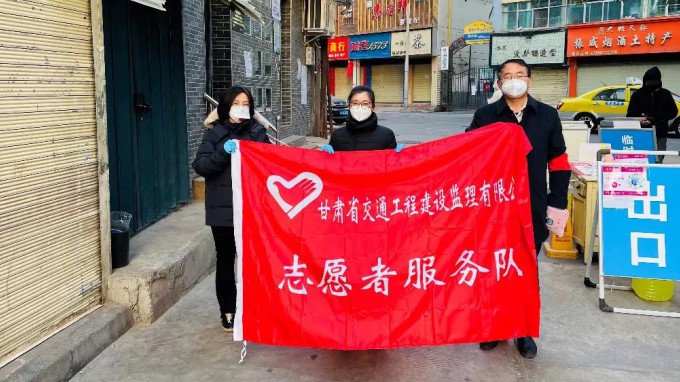 ������ǰ�Գ��� ����һ�߼�����