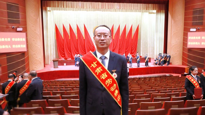 �ö�����Ϊ�ഺ��ɫ��������Ϊ¤ԭˮ�������ͼ | �Ǹ���ʡ�Ͷ�ģ�����